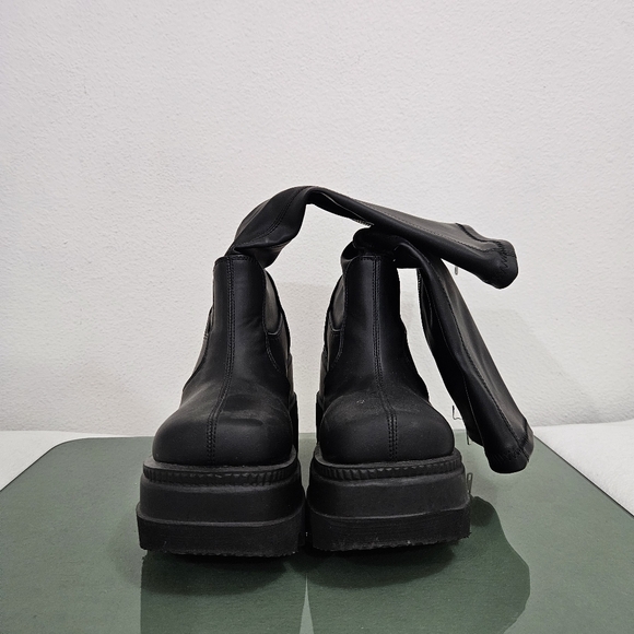 Demonia Shaker-65 Black Str Vegan Leather Platform Knee High Boots Size 7 - Picture 9 of 12